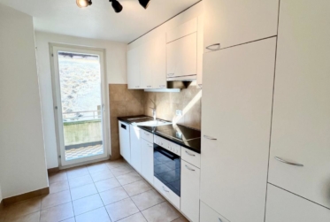2.5 PIECES AU COEUR DE LUTRY AVEC BALCON