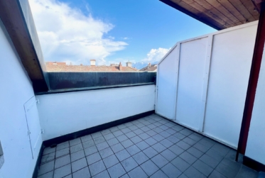2.5 PIECES AU COEUR DE LUTRY AVEC BALCON