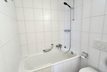 2.5 PIECES AU COEUR DE LUTRY AVEC BALCON