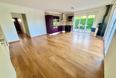 BEL APPARTEMENT AVEC TERRASSE ET PISCINE COMMUNE