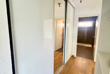 BEL APPARTEMENT AVEC TERRASSE ET PISCINE COMMUNE