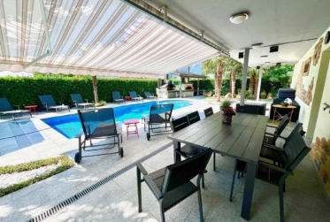 BEL APPARTEMENT AVEC TERRASSE ET PISCINE COMMUNE