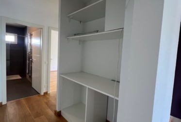 BEL APPARTEMENT AVEC TERRASSE ET PISCINE COMMUNE