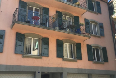 2.5 PIECES AU COEUR DE LUTRY AVEC BALCON