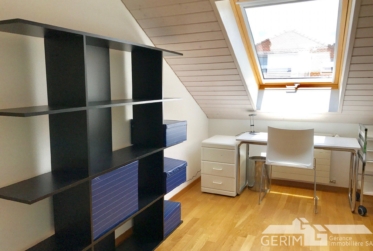 APPARTEMENT MEUBLE QUARTIER CHAILLY AVEC VUE SUR LE LAC