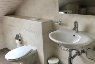 APPARTEMENT MEUBLE QUARTIER CHAILLY AVEC VUE SUR LE LAC