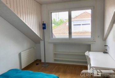 APPARTEMENT MEUBLE QUARTIER CHAILLY AVEC VUE SUR LE LAC