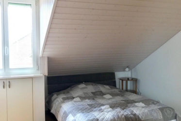 APPARTEMENT MEUBLE QUARTIER CHAILLY AVEC VUE SUR LE LAC