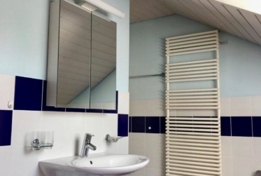 APPARTEMENT MEUBLE QUARTIER CHAILLY AVEC VUE SUR LE LAC