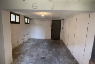 Garage (dépôt) proche du centre-ville