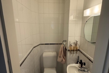 Superbe appartement de 3.5 pièces au 2ème étage d'un immeuble à 10 minutes à pieds du bord du lac.