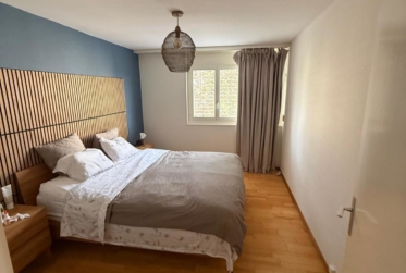 Superbe appartement de 3.5 pièces au 2ème étage d'un immeuble à 10 minutes à pieds du bord du lac.