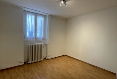 CES LOCAUX AU COEUR DE RENENS A DEUX PAS DE LA GARE