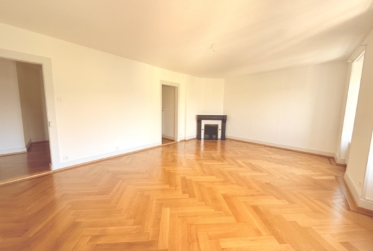 SPLENDIDE APPARTEMENT AU CENTRE DE LUTRY