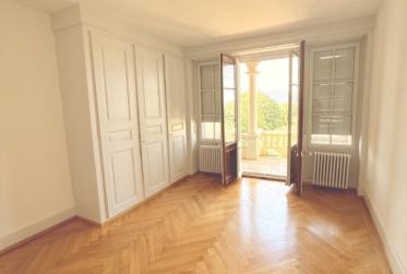 SPLENDIDE APPARTEMENT AU CENTRE DE LUTRY