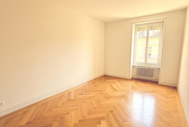 SPLENDIDE APPARTEMENT AU CENTRE DE LUTRY